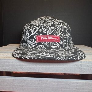 KEITH HARING BLACK & WHITE ALL OVER PRINT 5-PANEL CAMPER HAT